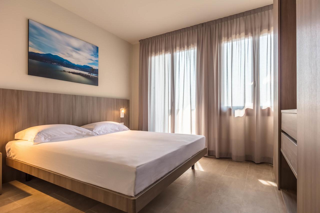 Le Torri Del Garda Familyspa Resort Torri Del Benaco Ngoại thất bức ảnh