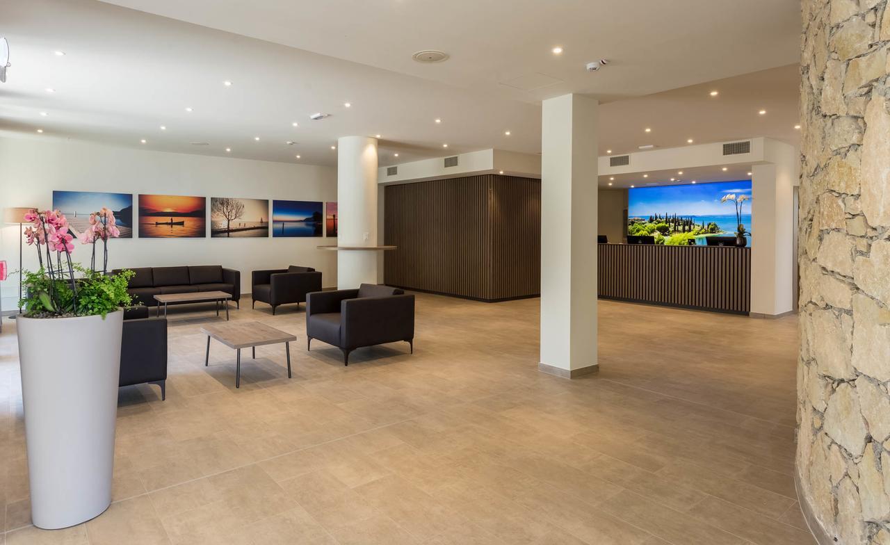 Le Torri Del Garda Familyspa Resort Torri Del Benaco Ngoại thất bức ảnh