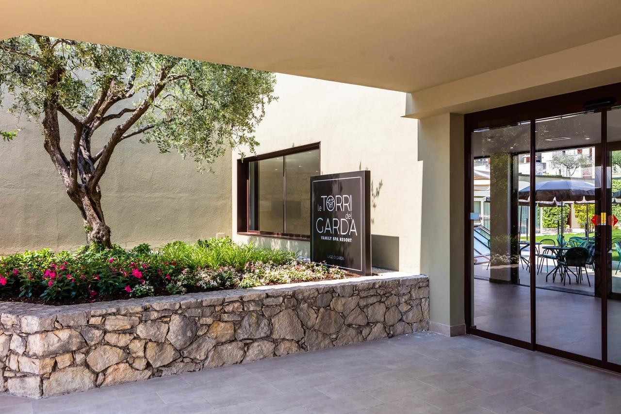 Le Torri Del Garda Familyspa Resort Torri Del Benaco Ngoại thất bức ảnh