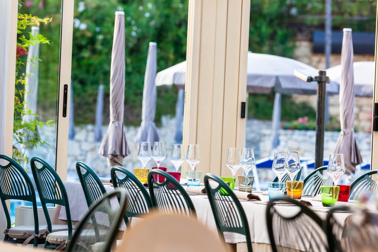 Le Torri Del Garda Familyspa Resort Torri Del Benaco Ngoại thất bức ảnh