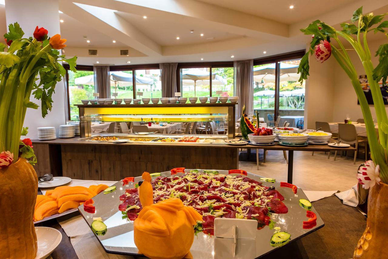 Le Torri Del Garda Familyspa Resort Torri Del Benaco Ngoại thất bức ảnh