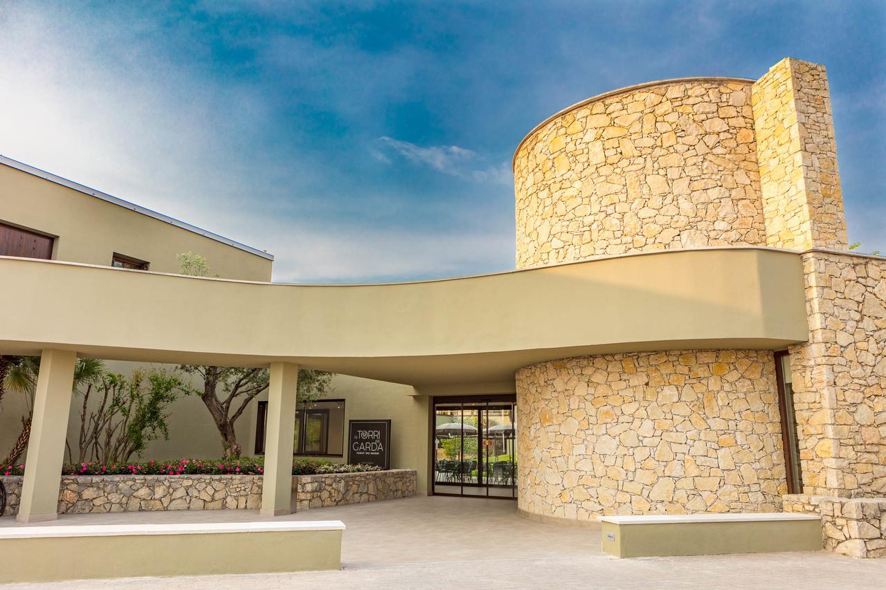 Le Torri Del Garda Familyspa Resort Torri Del Benaco Ngoại thất bức ảnh