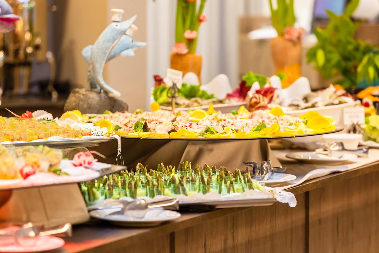Le Torri Del Garda Familyspa Resort Torri Del Benaco Ngoại thất bức ảnh