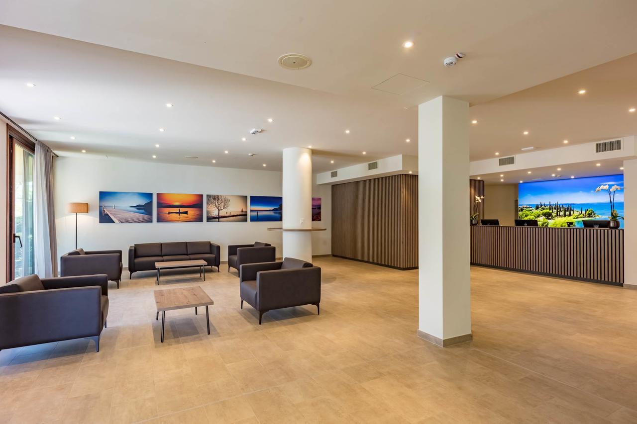 Le Torri Del Garda Familyspa Resort Torri Del Benaco Ngoại thất bức ảnh