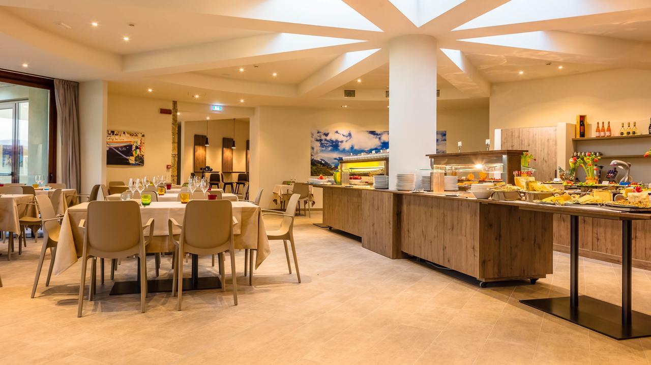 Le Torri Del Garda Familyspa Resort Torri Del Benaco Ngoại thất bức ảnh