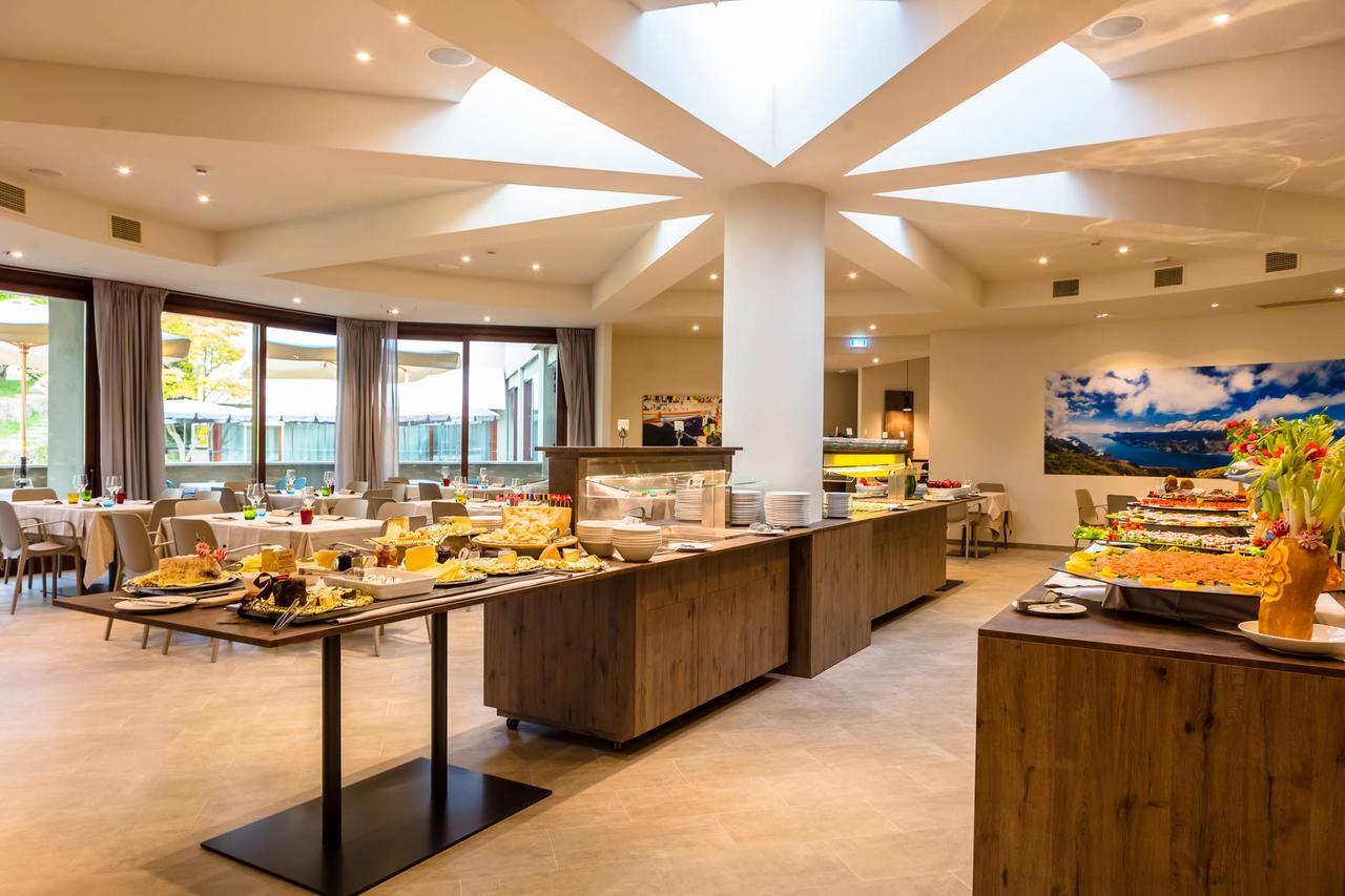 Le Torri Del Garda Familyspa Resort Torri Del Benaco Ngoại thất bức ảnh