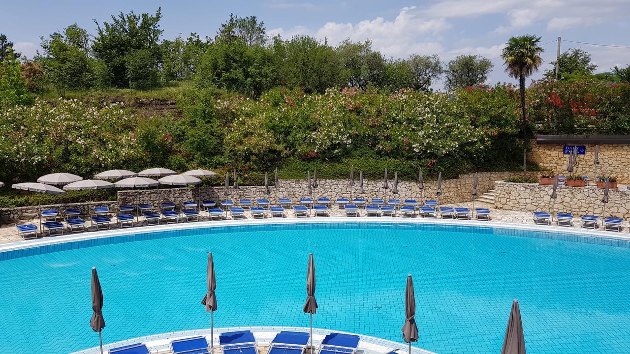Le Torri Del Garda Familyspa Resort Torri Del Benaco Ngoại thất bức ảnh