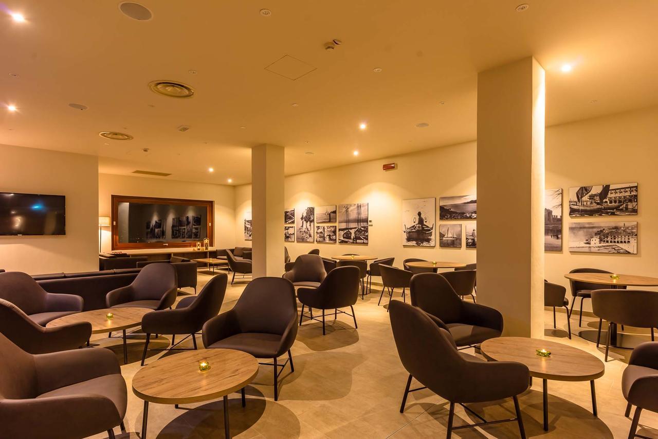Le Torri Del Garda Familyspa Resort Torri Del Benaco Ngoại thất bức ảnh